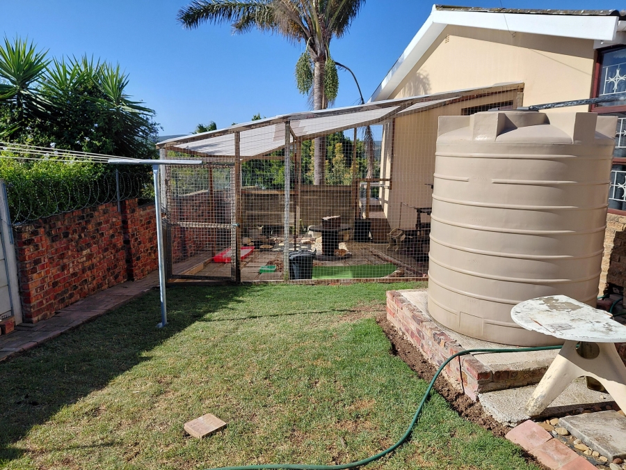 4 Bedroom Property for Sale in Heuwelkruin Eastern Cape